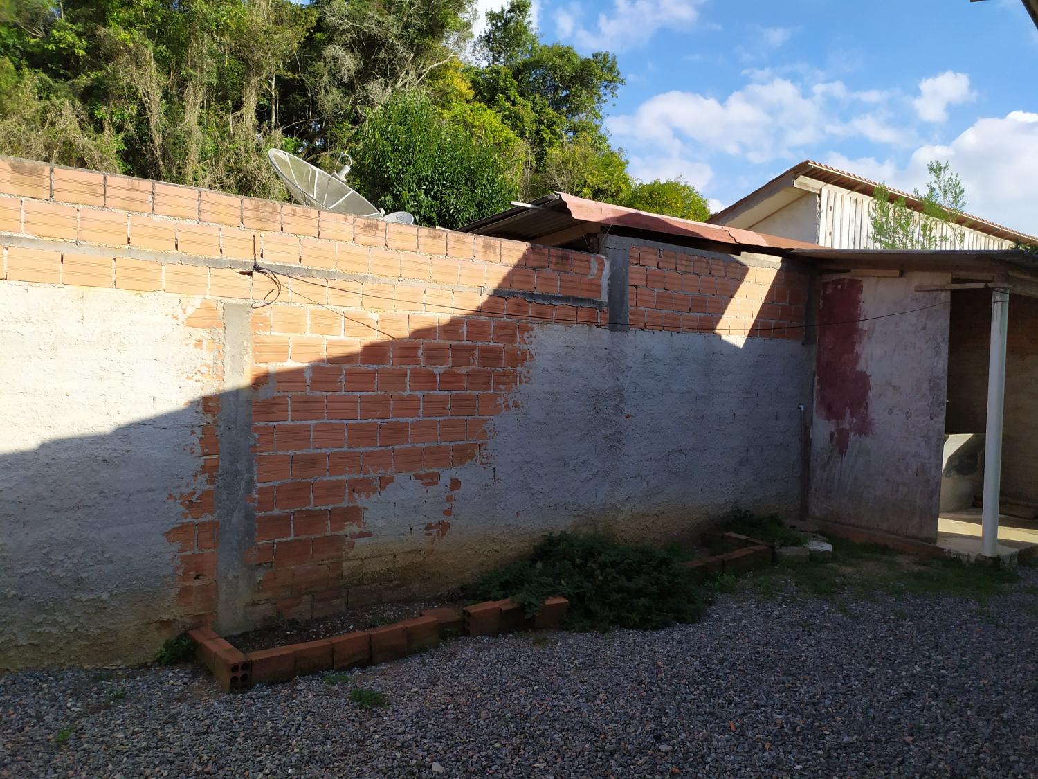 Residência mista com 02 quartos