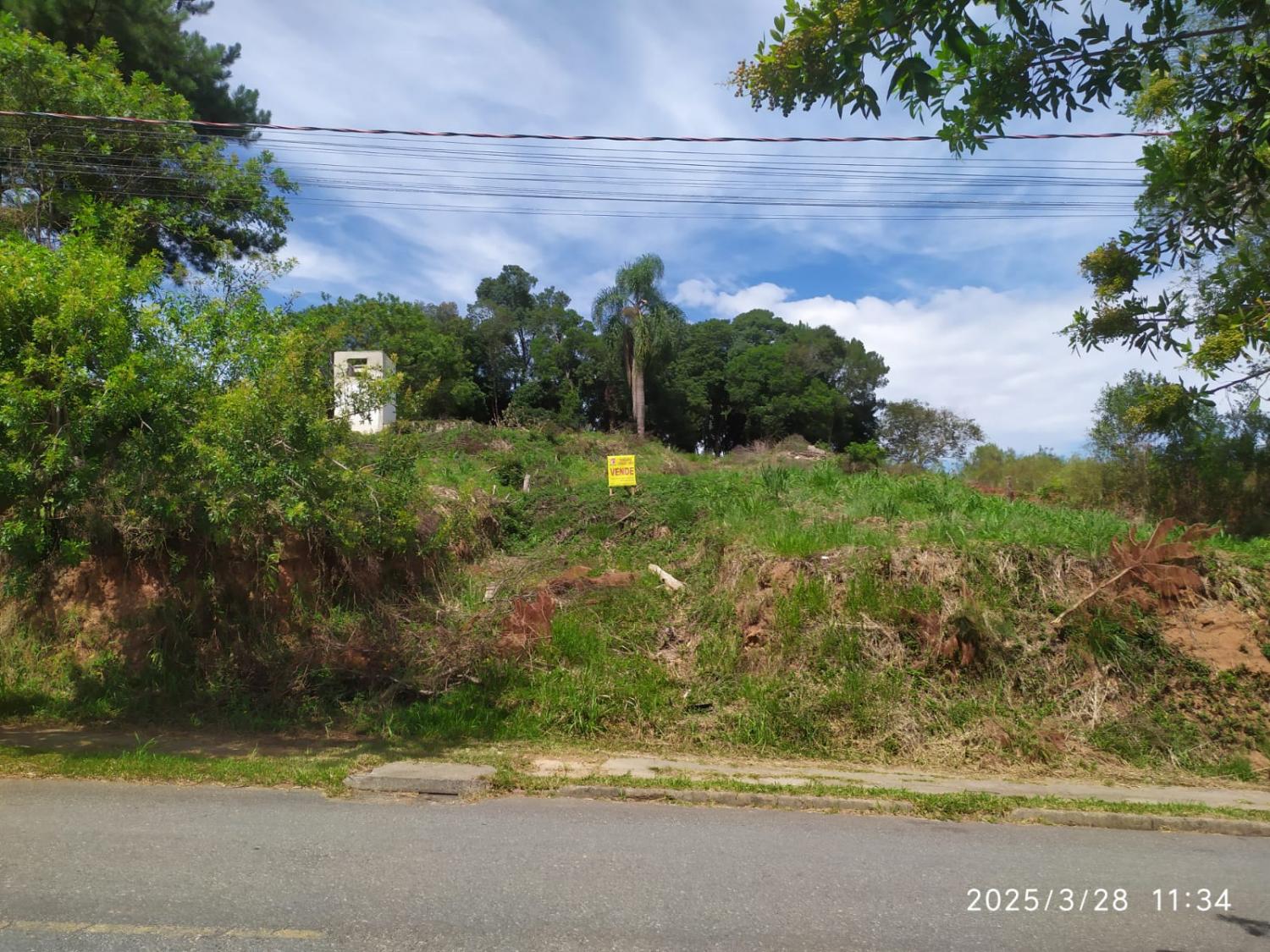 VENDE-SE TERRENO COM 1.450,00m²