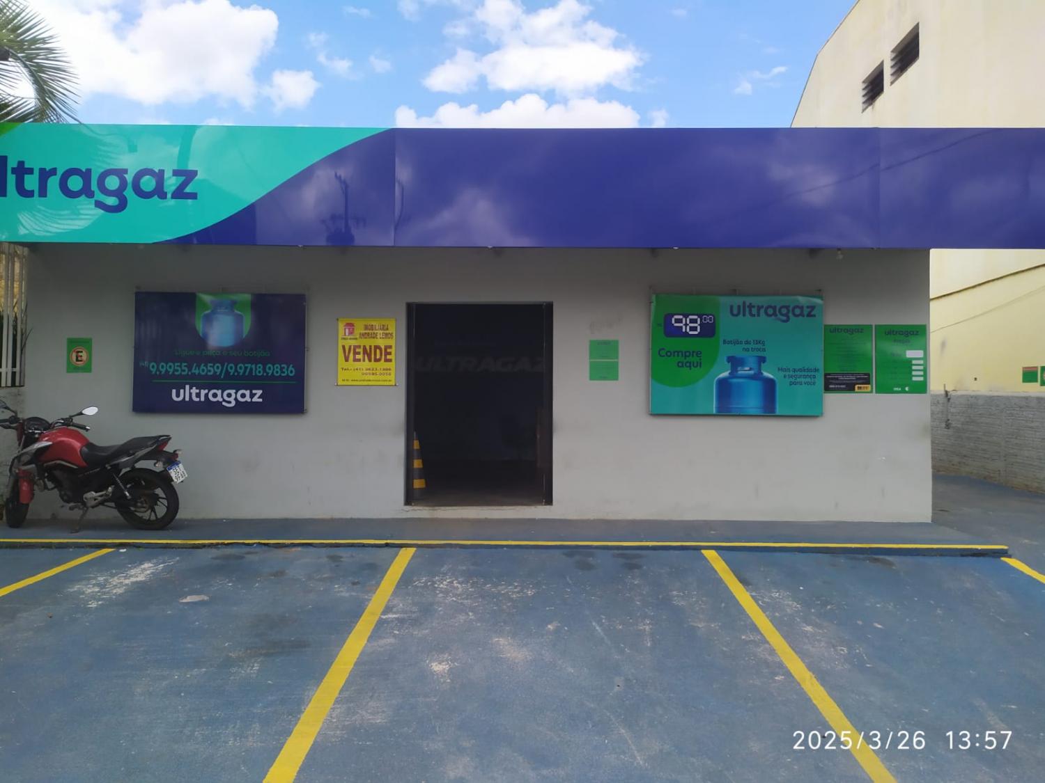 VENDE-SE TERRENO COM PONTO COMÉRCIAL