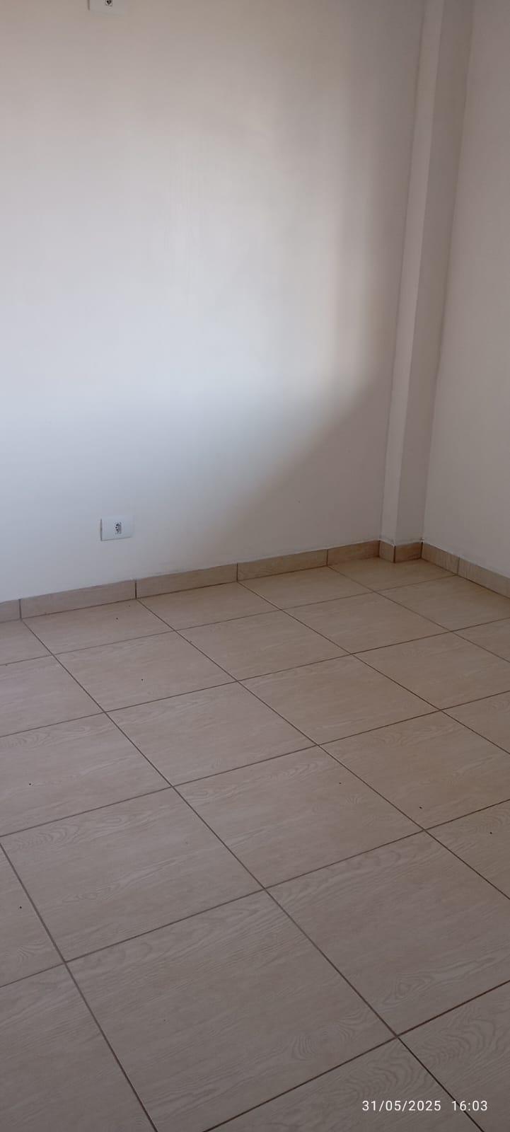 ALUGA-SE APARTEMENTO