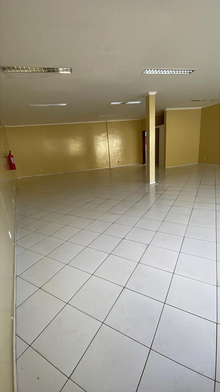 Sala comercial central