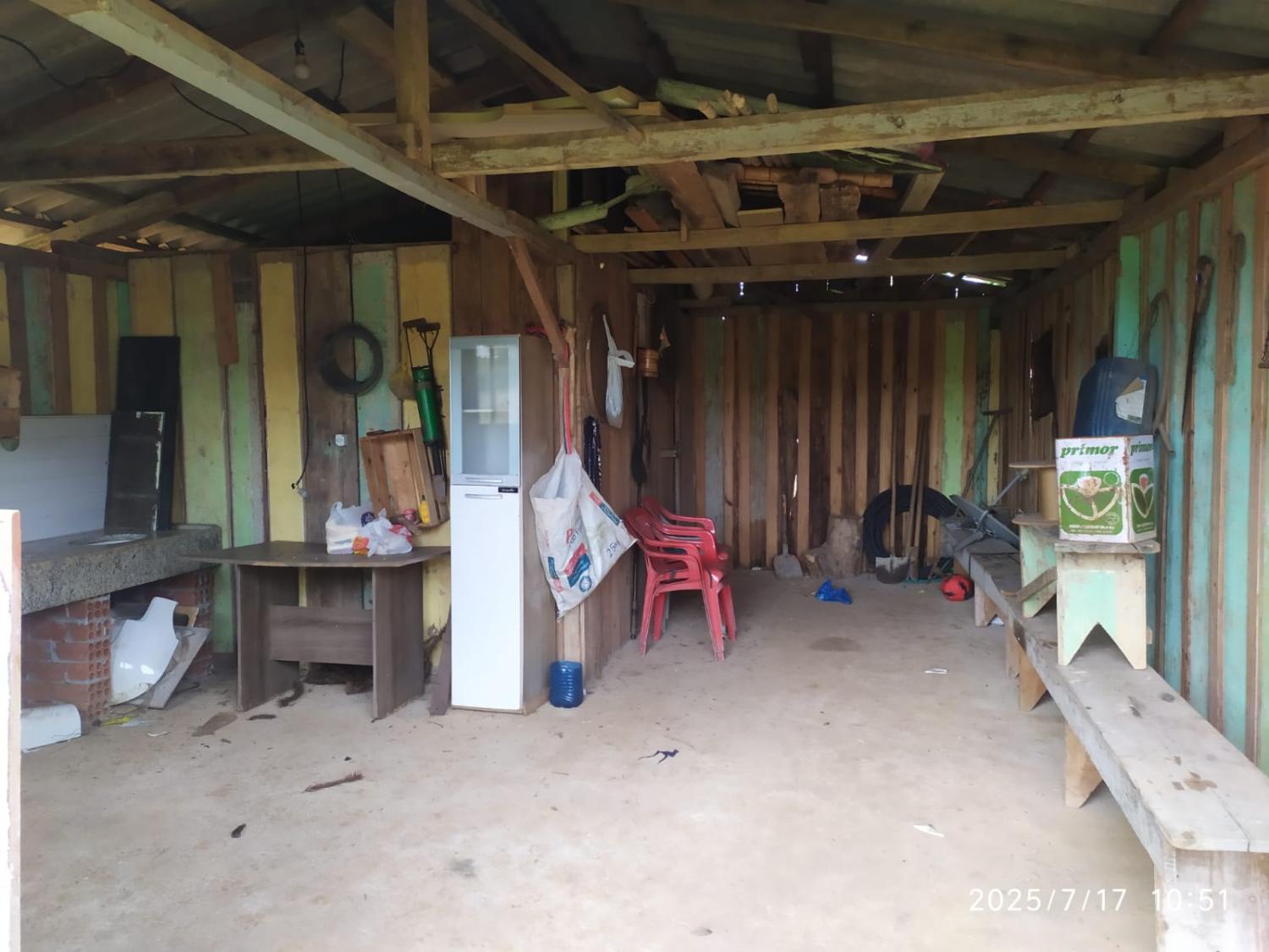 Vende-se chácara, localiza na Lagoa Verde Quitandinha/PR.