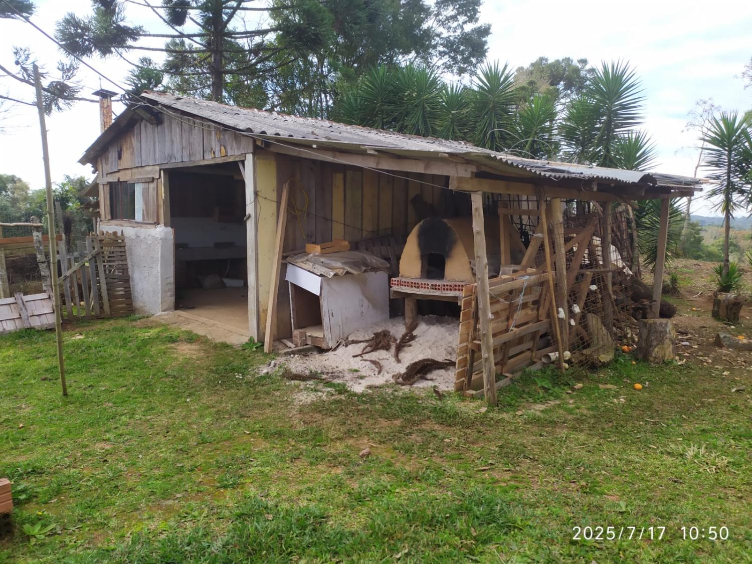 Vende-se chácara, localiza na Lagoa Verde Quitandinha/PR.