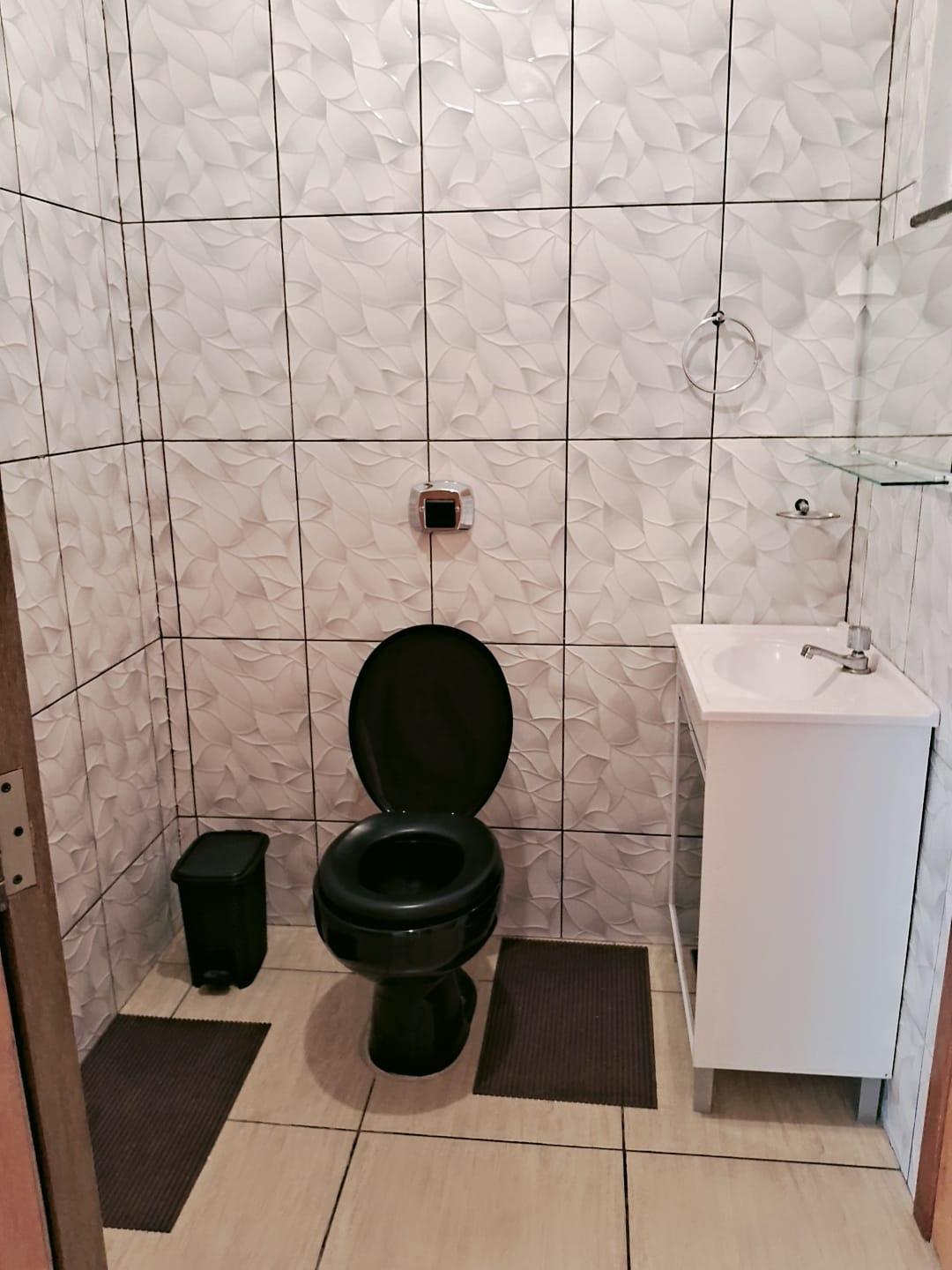 ALUGA-SE PONTO COMERCIAL NO PAVIMENTO SUPERIOR