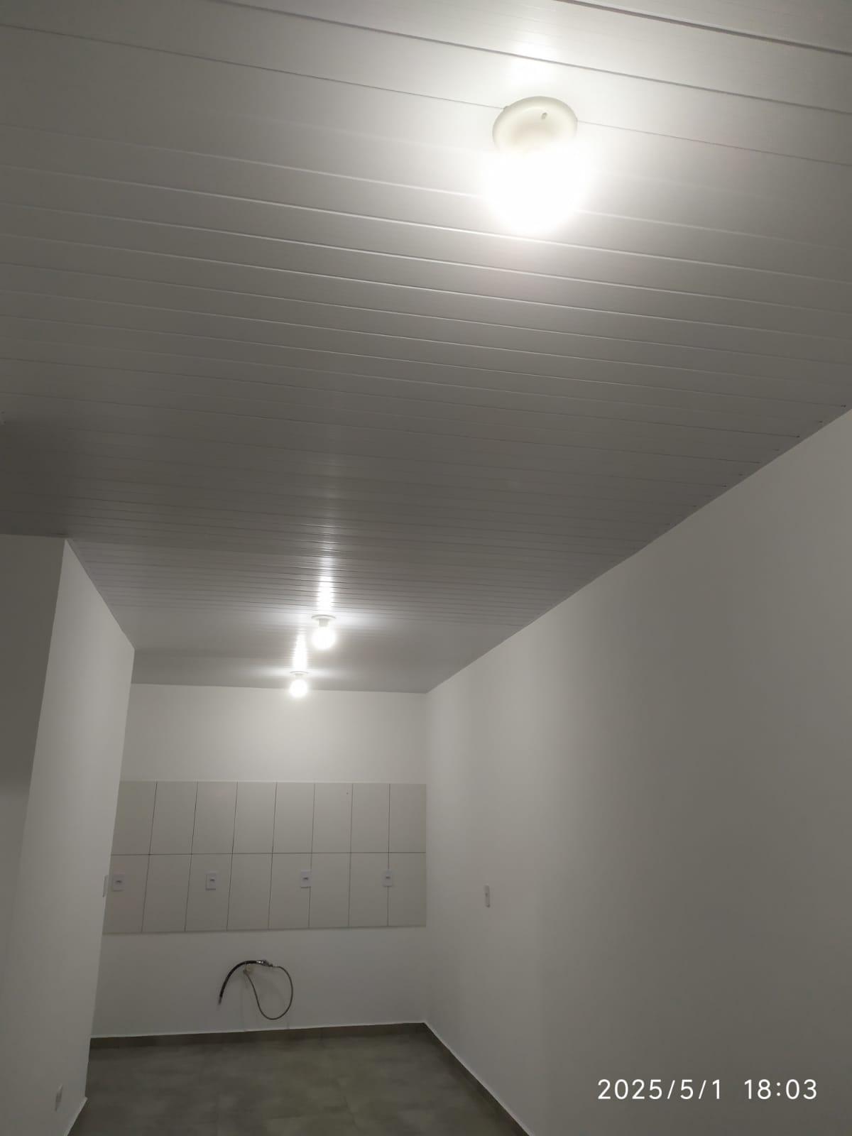 Aluga-se apartamento
