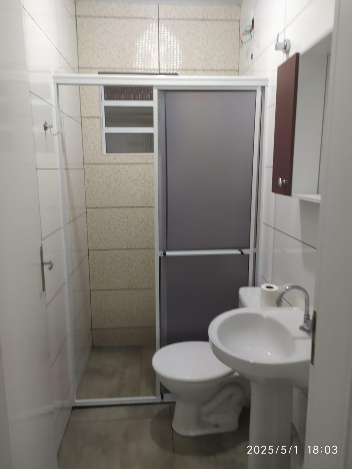 Aluga-se apartamento