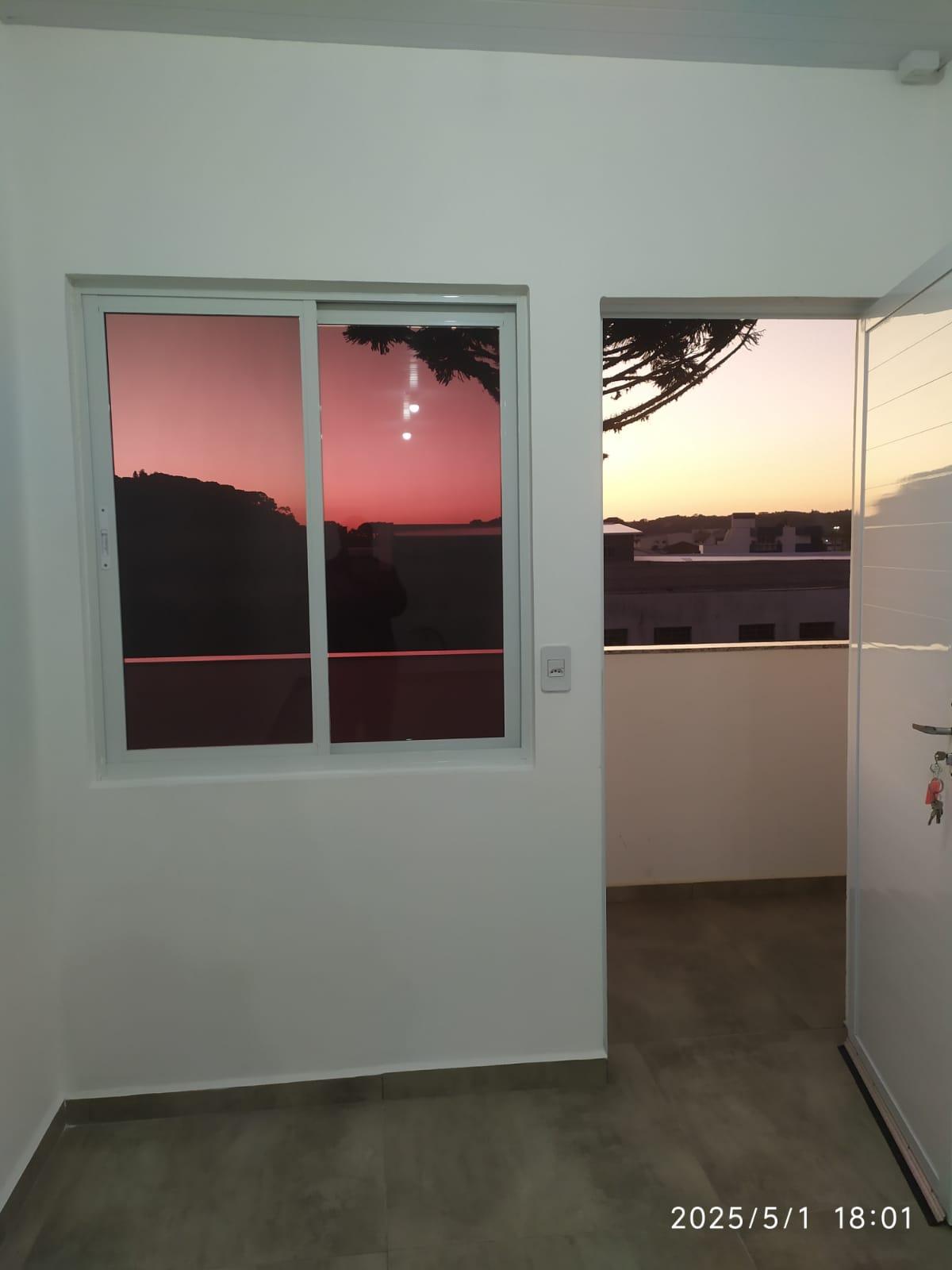Aluga-se apartamento
