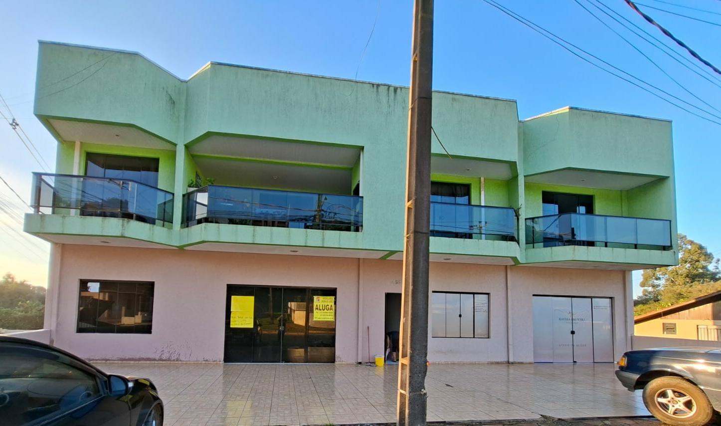 ALUGA-SE SALA COMERCIAL.